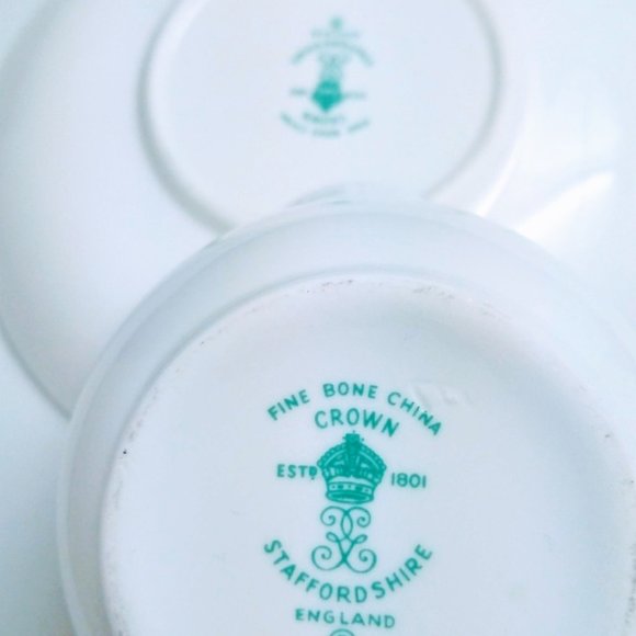 Clover St. Patrick's fine bone china teacup - Picture 4 of 7